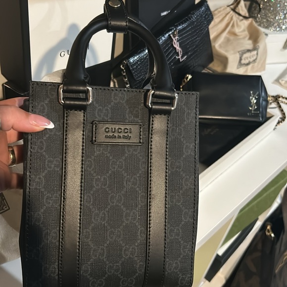 Gucci side purse - Picture 2 of 4